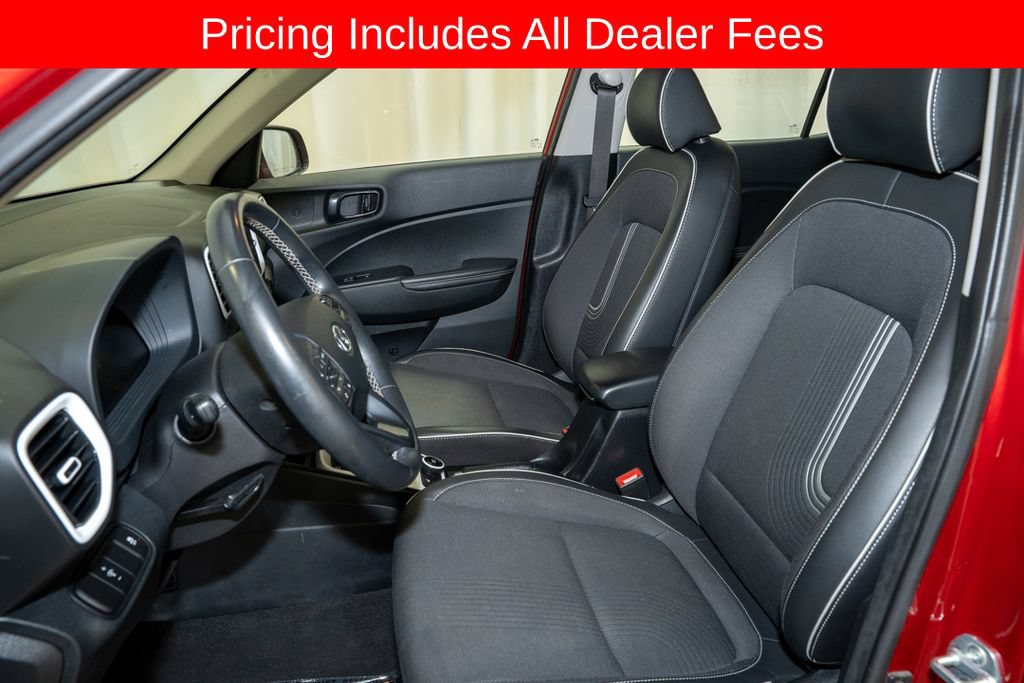Used 2024 Hyundai Venue Limited FWD image 10