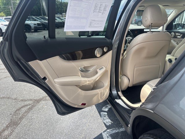 Used 2021 Mercedes-Benz GLC 300 4MATIC image 33