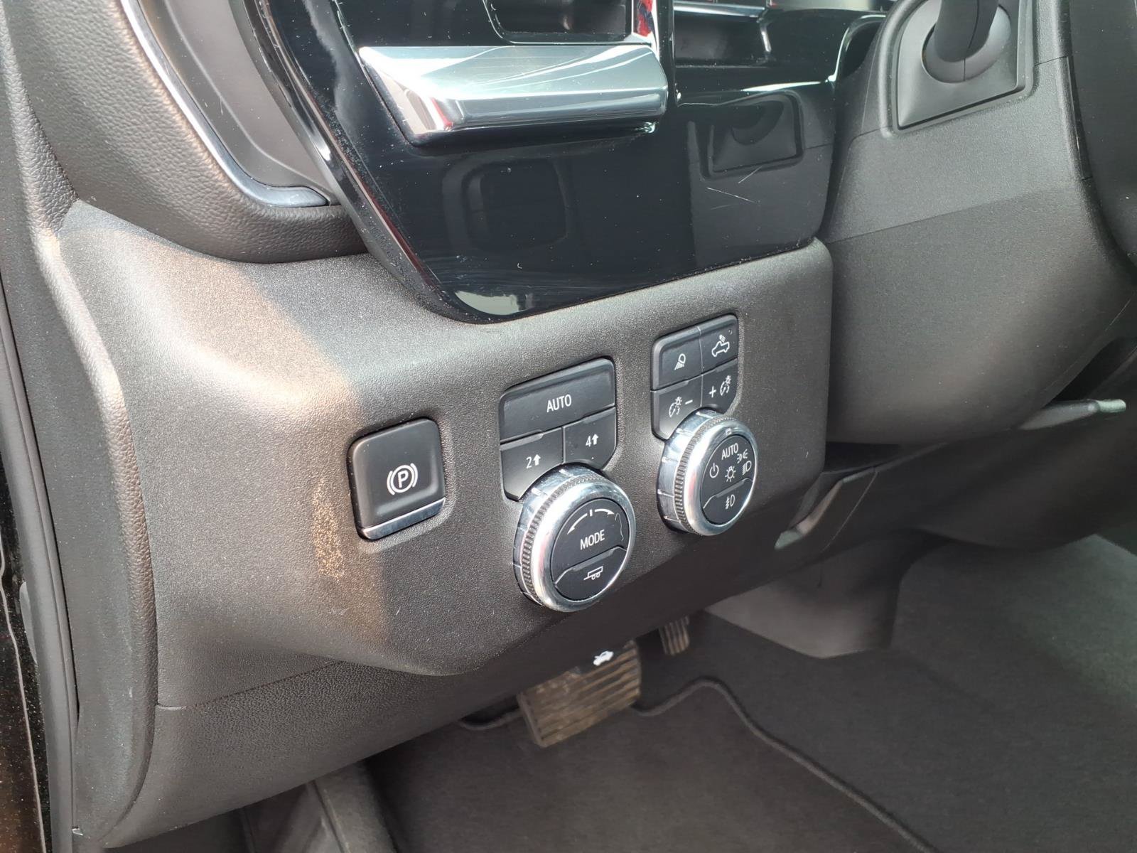 Used 2025 GMC Sierra 1500 SLT AWD/4WD image 23