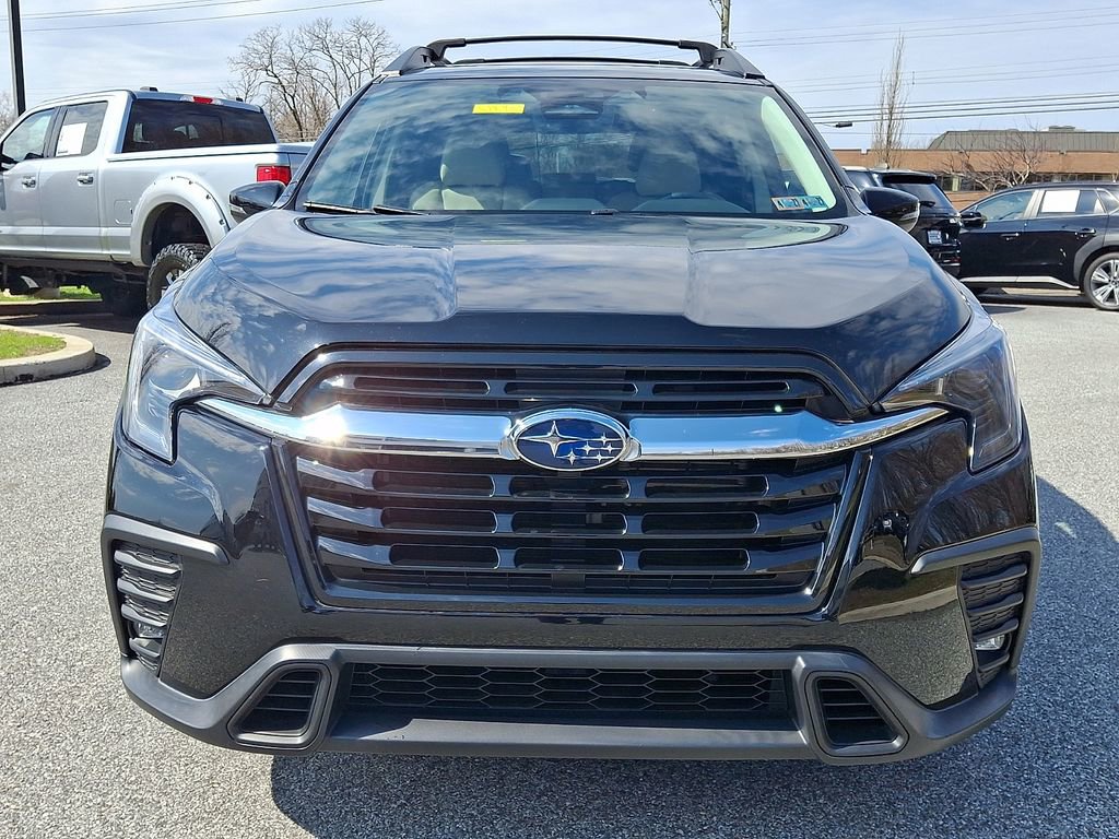 Used 2023 Subaru Ascent Limited image 3