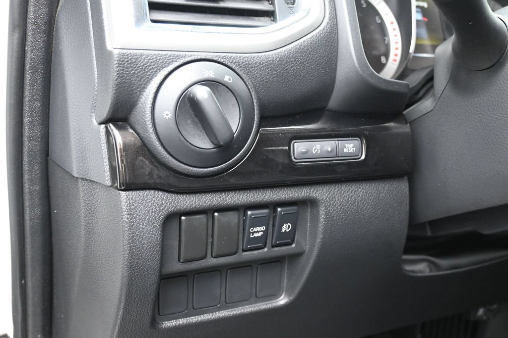 Used 2017 Nissan Titan SV RWD image 13