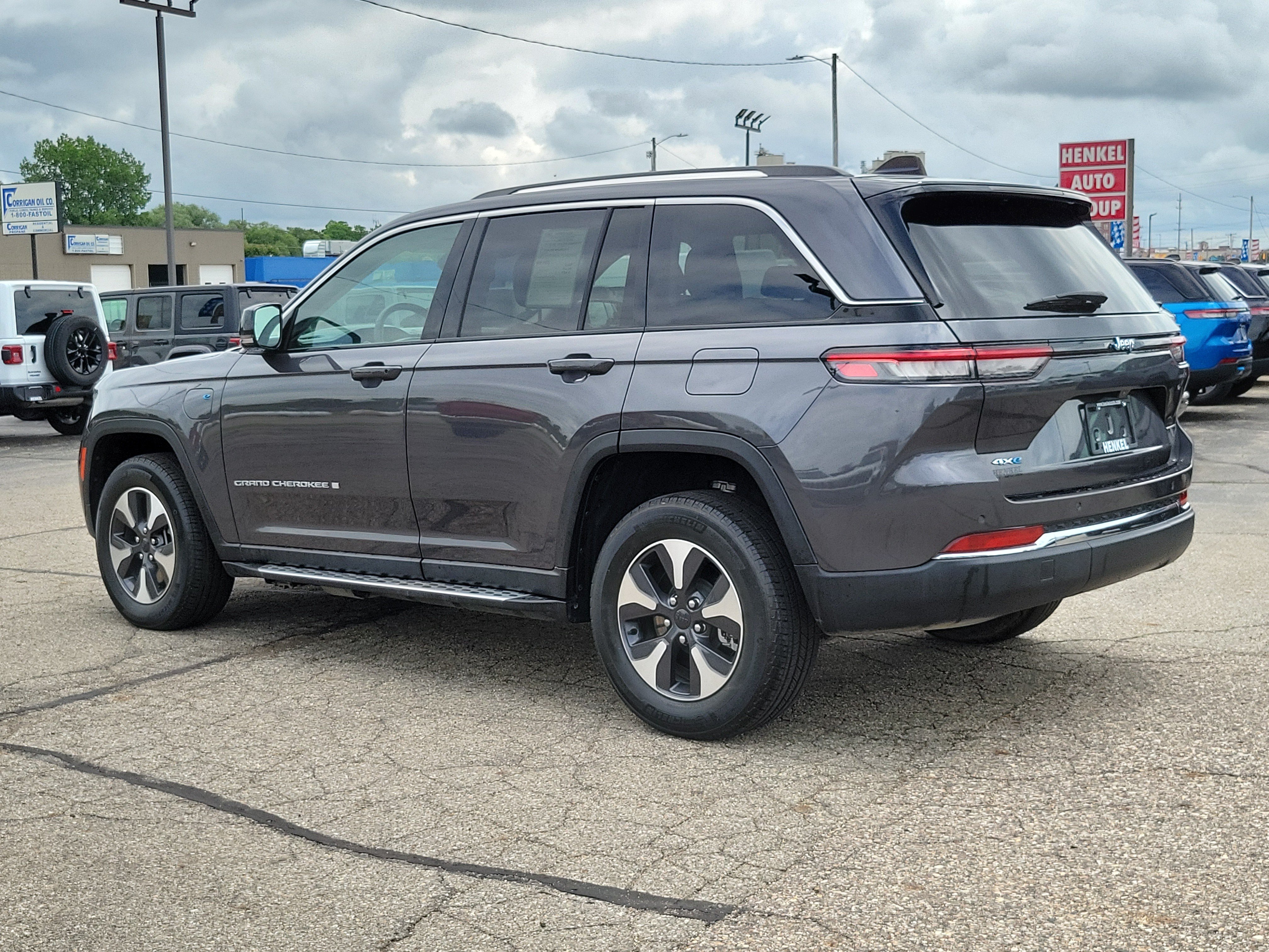 Used 2022 Jeep Grand Cherokee Limited 4xe AWD/4WD image 3