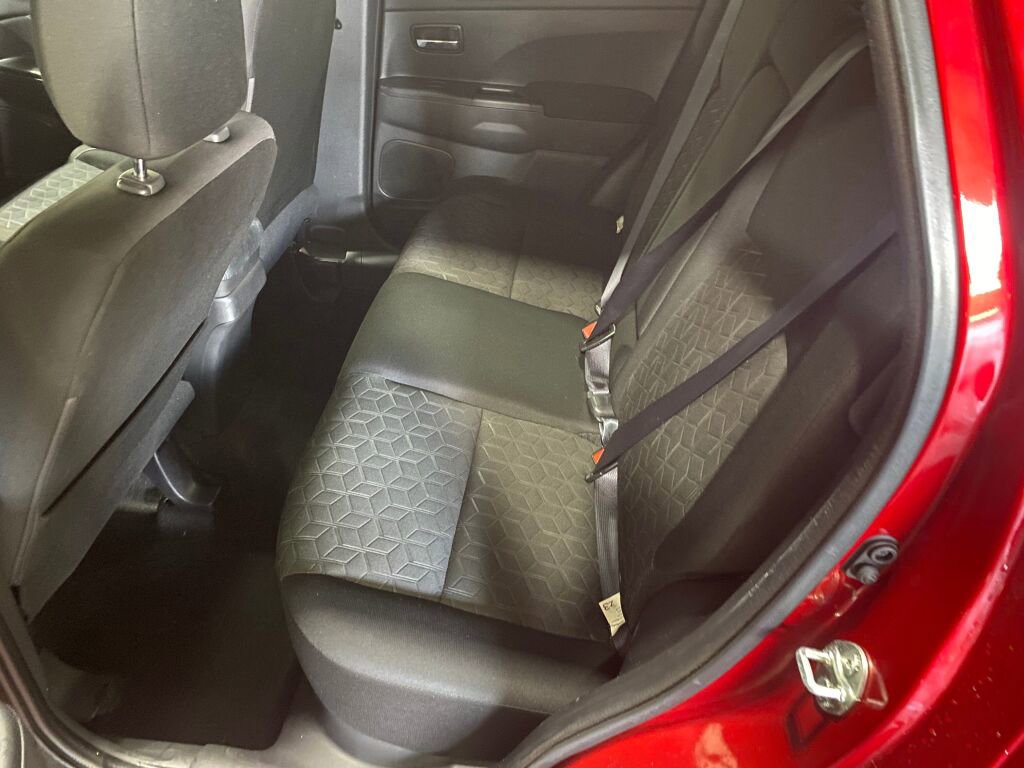Used 2021 Mitsubishi Outlander Sport ES image 14