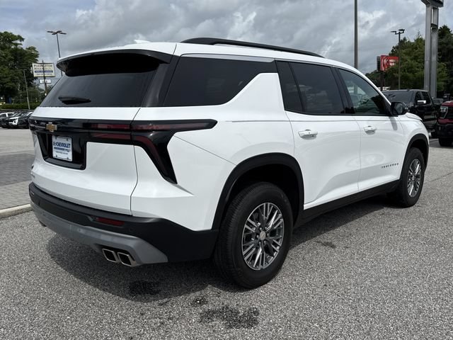 Used 2026 Chevrolet Traverse LT FWD image 3