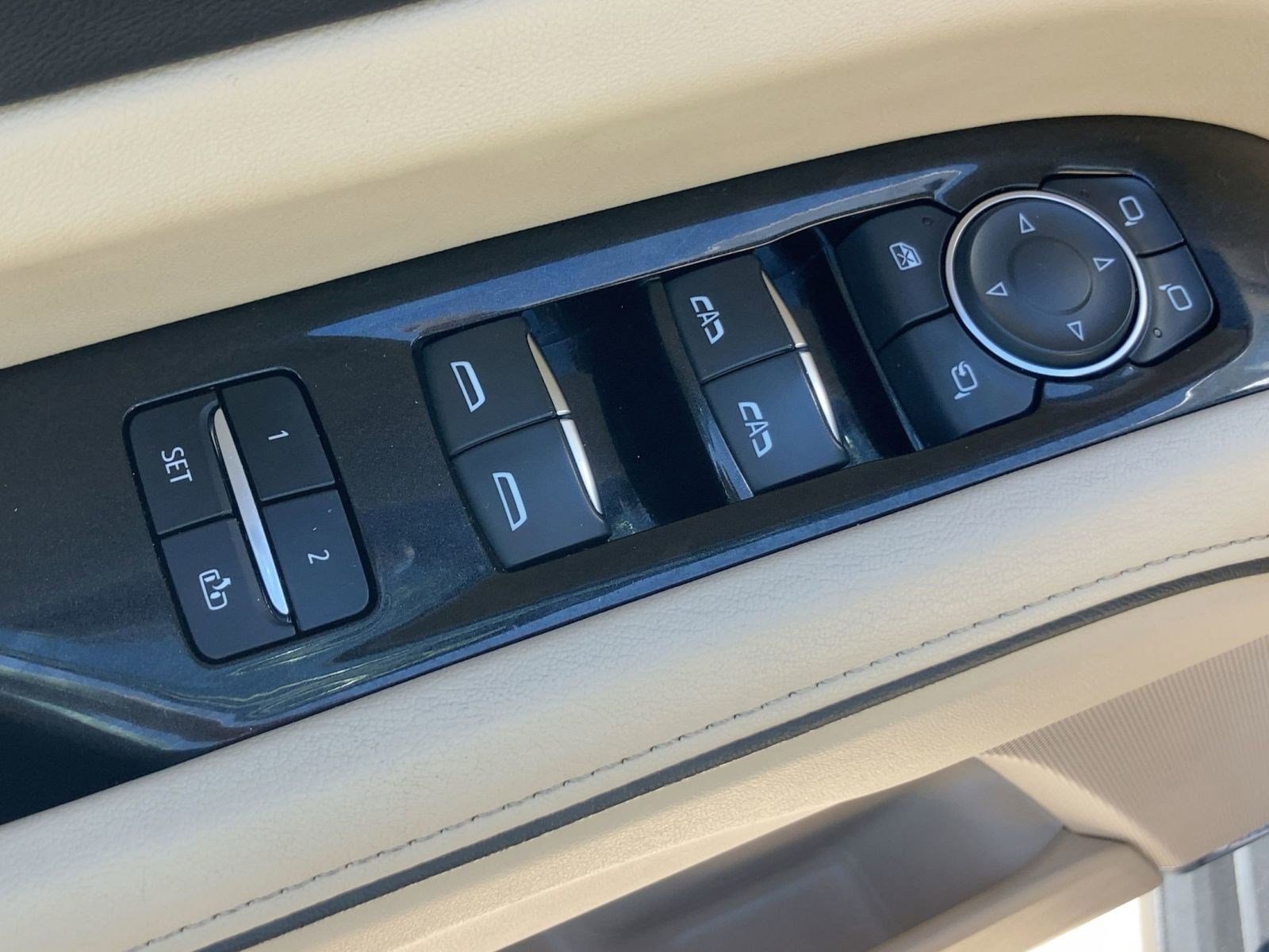 Used 2023 Cadillac Escalade ESV Premium Luxury w/ Performance Package image 12