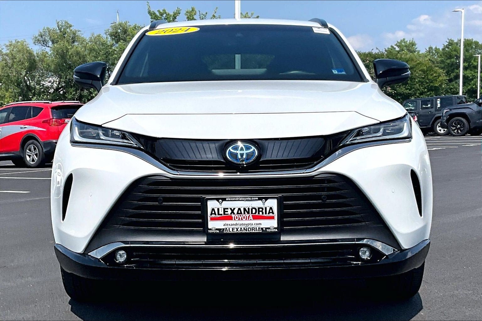 Used 2024 Toyota Venza Nightshade AWD/4WD image 3