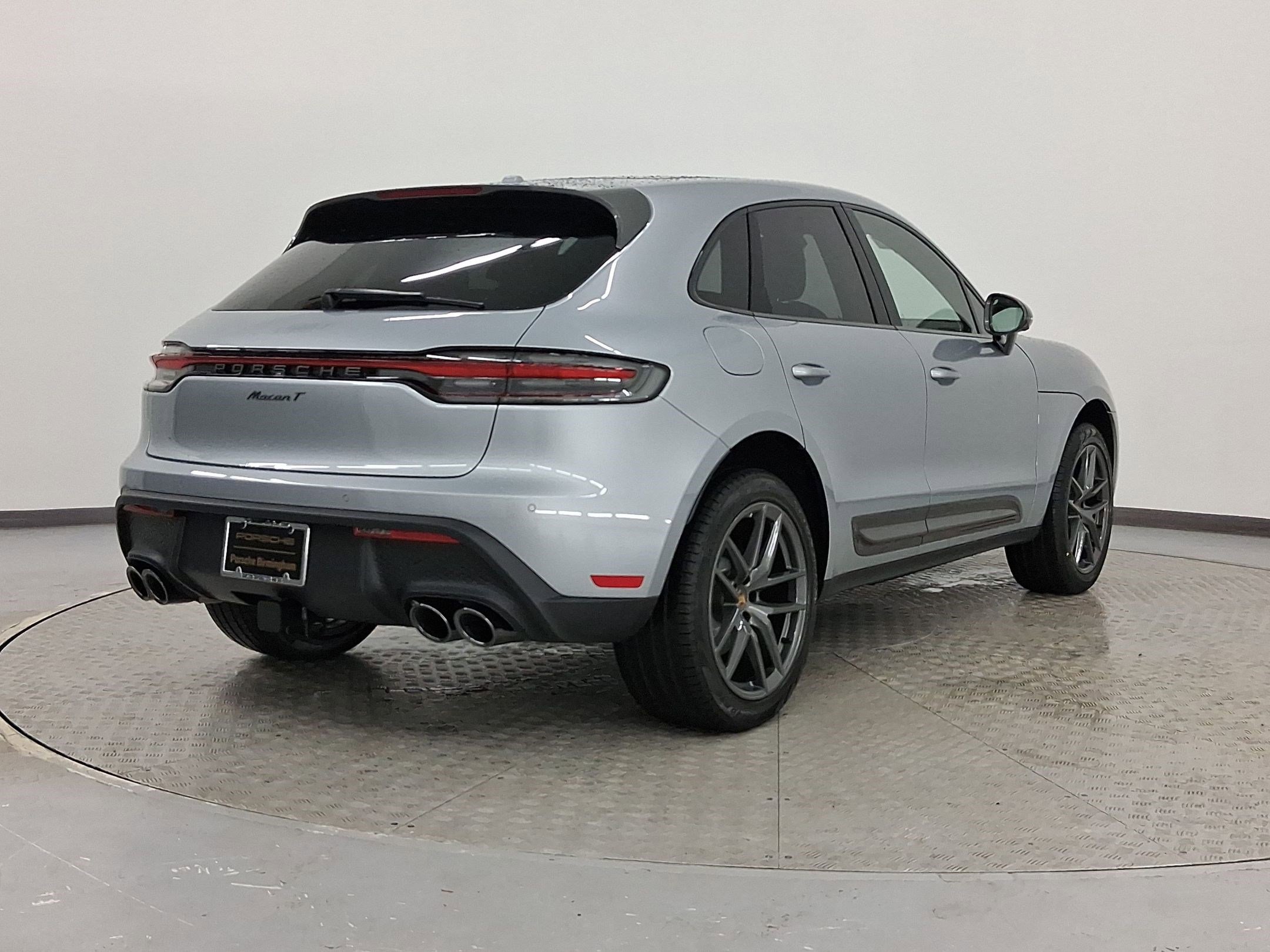 New 2026 Porsche Macan Turbo AWD/4WD image 9