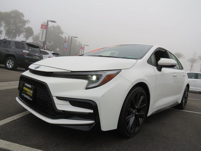 Certified 2024 Toyota Corolla SE image 3