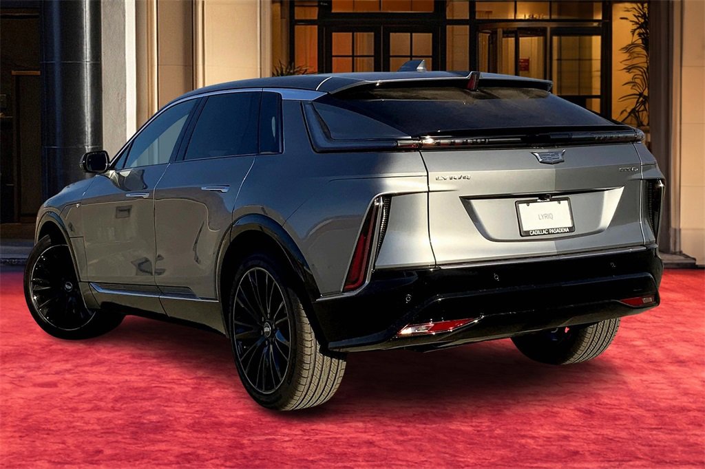 New 2025 Cadillac Lyriq Luxury image 4