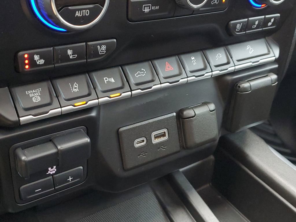 Used 2022 Chevrolet Silverado 2500 LTZ image 33