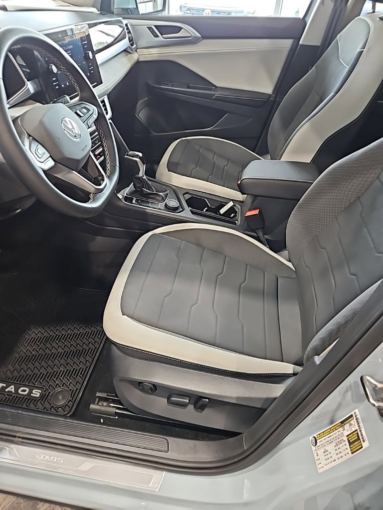 New 2026 Volkswagen Taos SE image 27