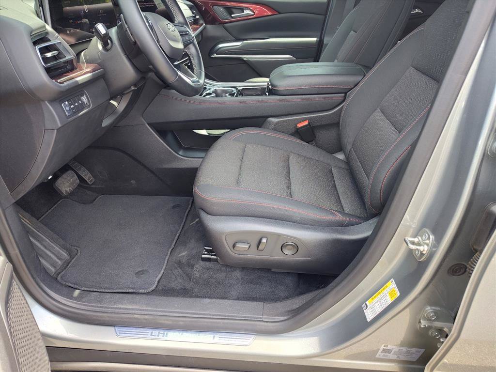 Used 2024 Chevrolet Traverse Z71 AWD/4WD image 12