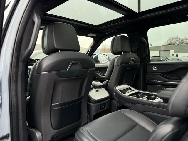 Used 2025 Lincoln Navigator Reserve w/ Jet Appearance Package image 23