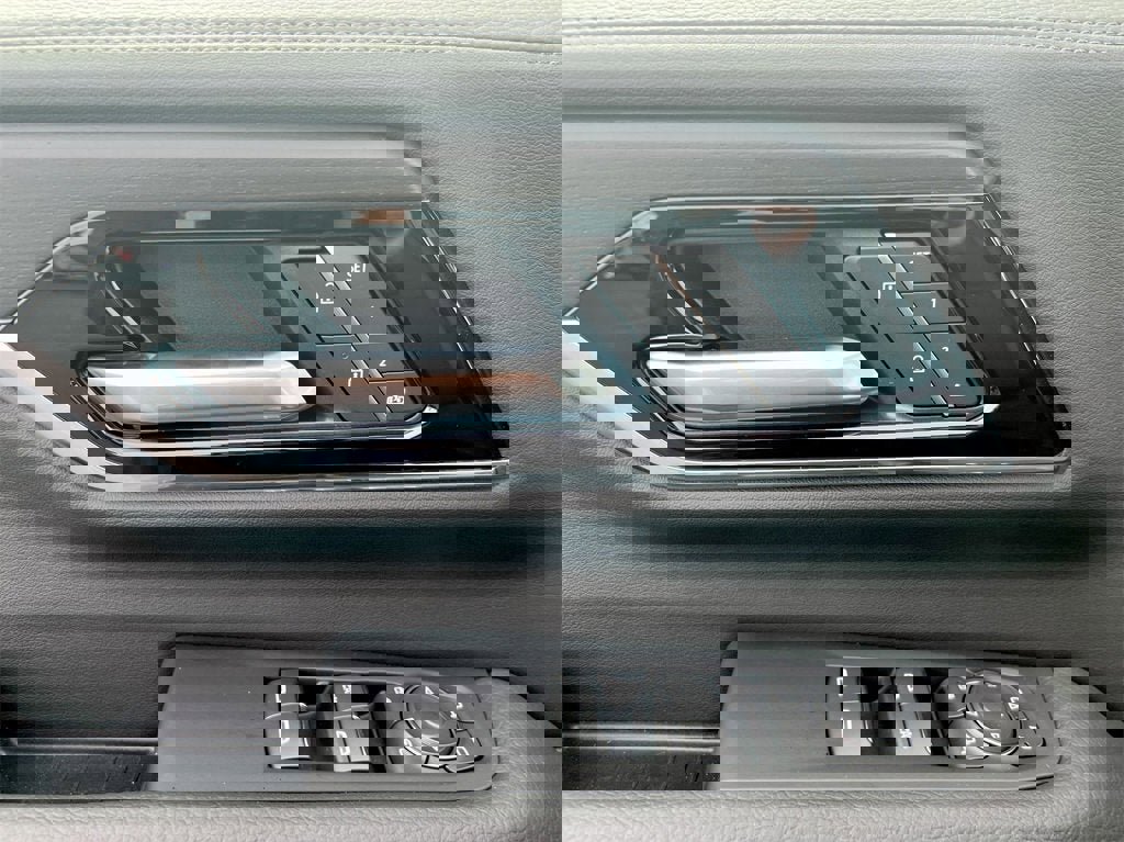 New 2025 GMC Yukon XL Denali w/ Sun & Power Step Package image 20