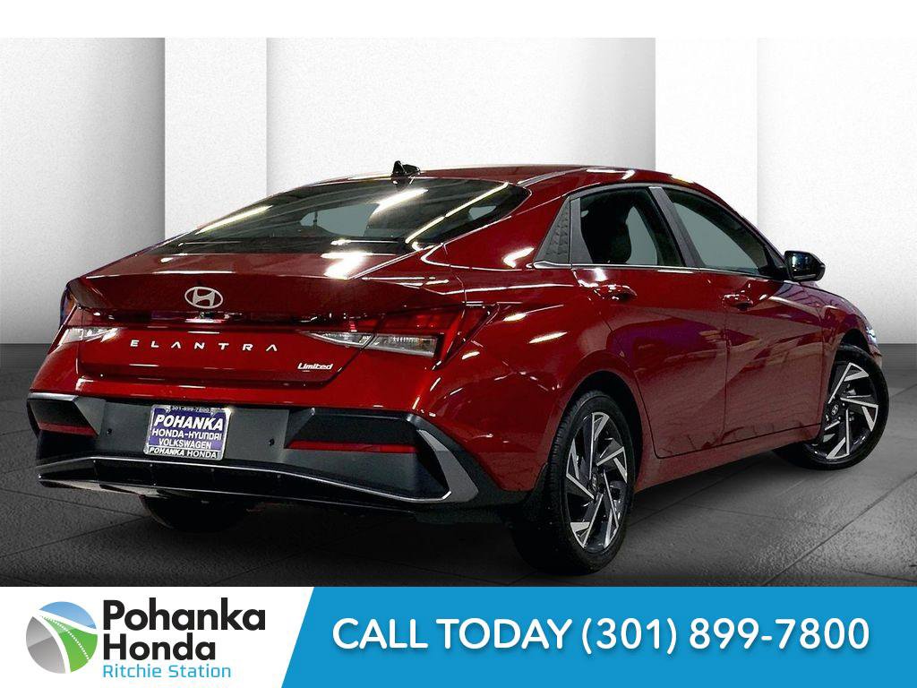 Used 2024 Hyundai Elantra Limited image 13