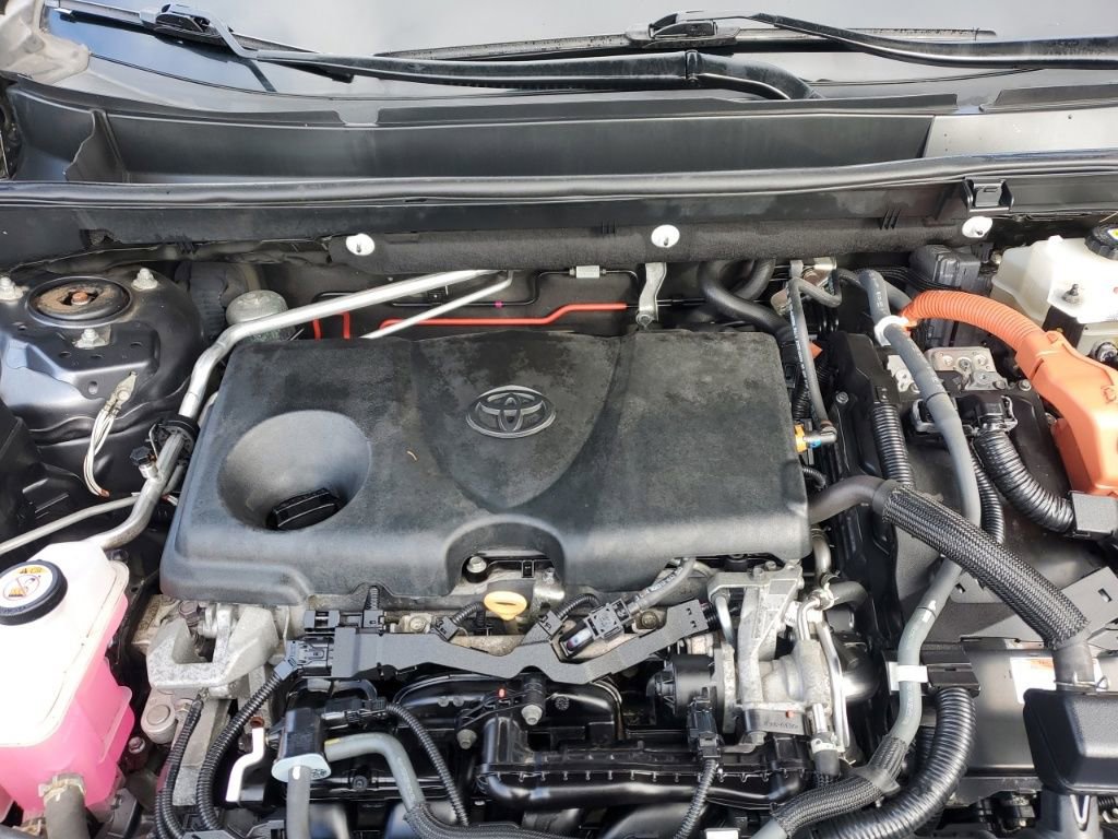 Used 2021 Toyota RAV4 XLE image 13