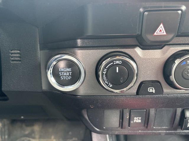 Used 2021 Toyota Tacoma TRD Off-Road image 29