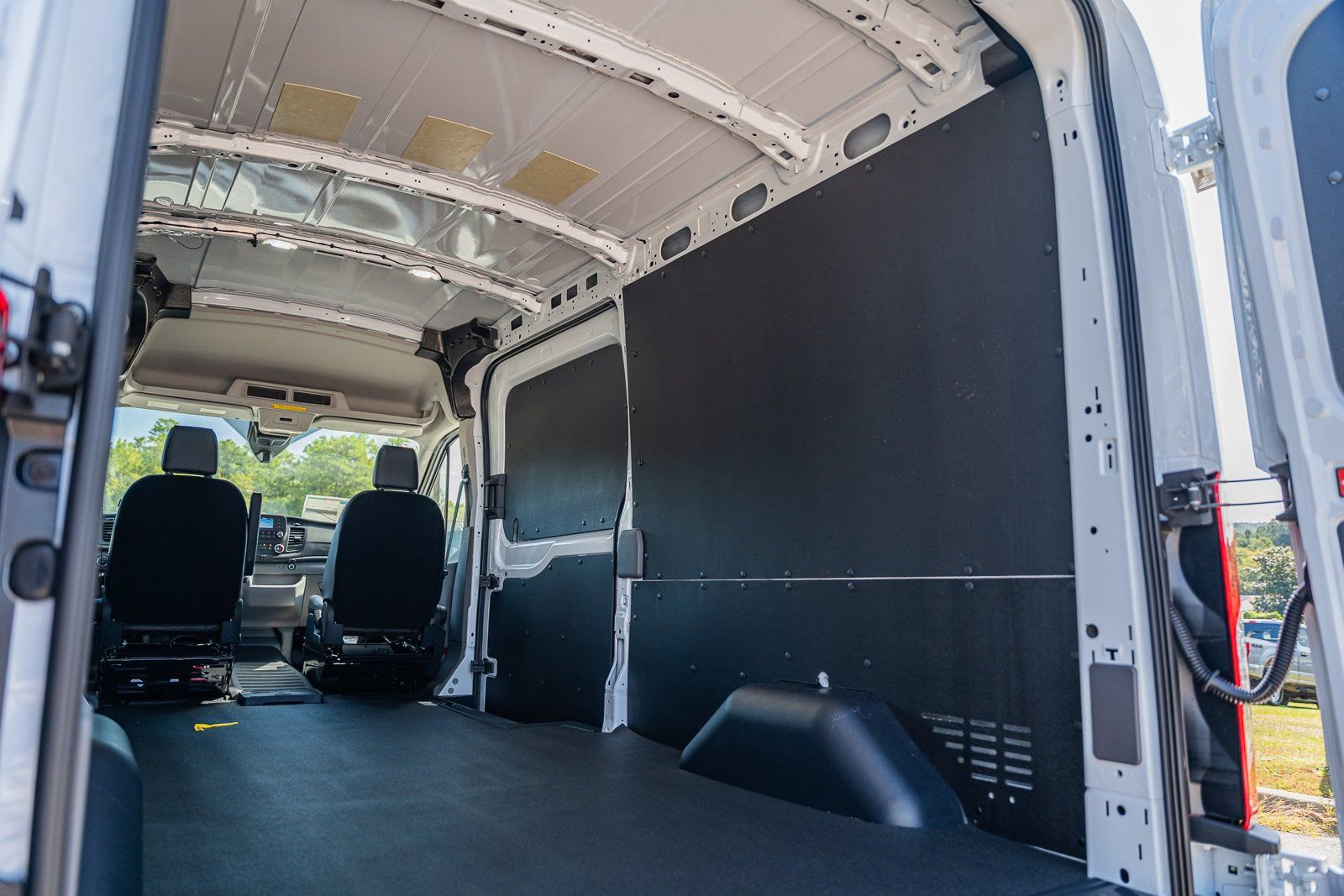 New 2026 Ford Transit 250 148 Medium Roof w/ Load Area Protection Package image 15