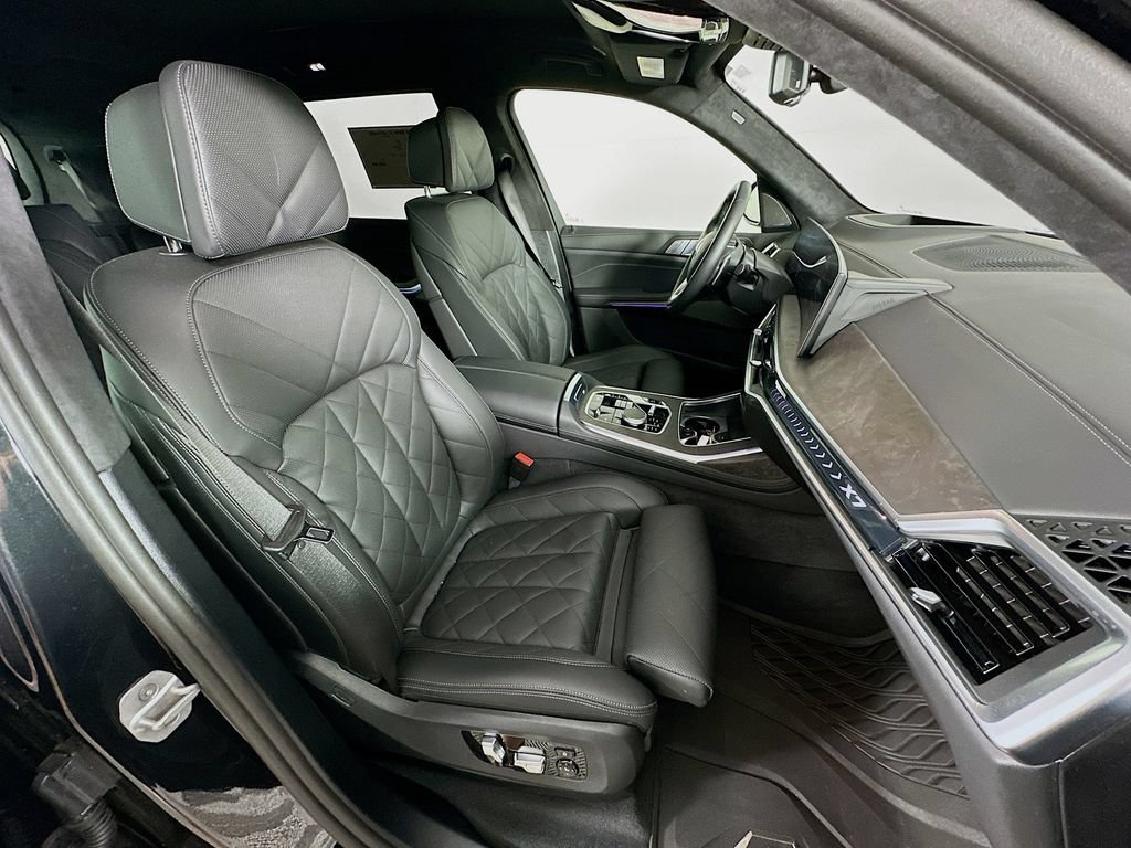 Used 2026 BMW X7 xDrive40i AWD/4WD image 38