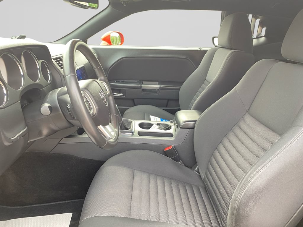 Used 2013 Dodge Challenger R/T RWD image 21