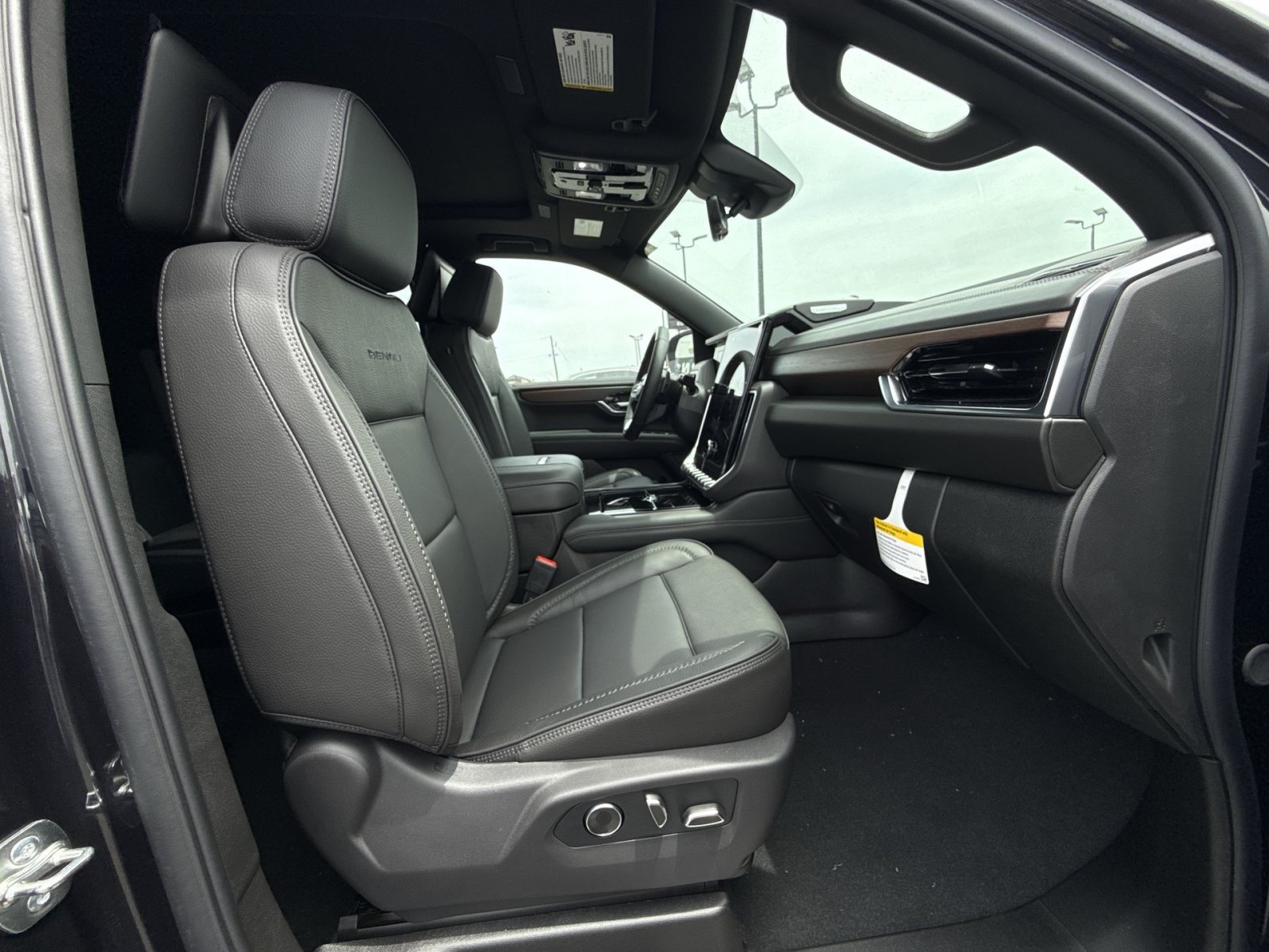 New 2026 GMC Yukon XL Denali w/ Denali Reserve Package AWD/4WD image 29