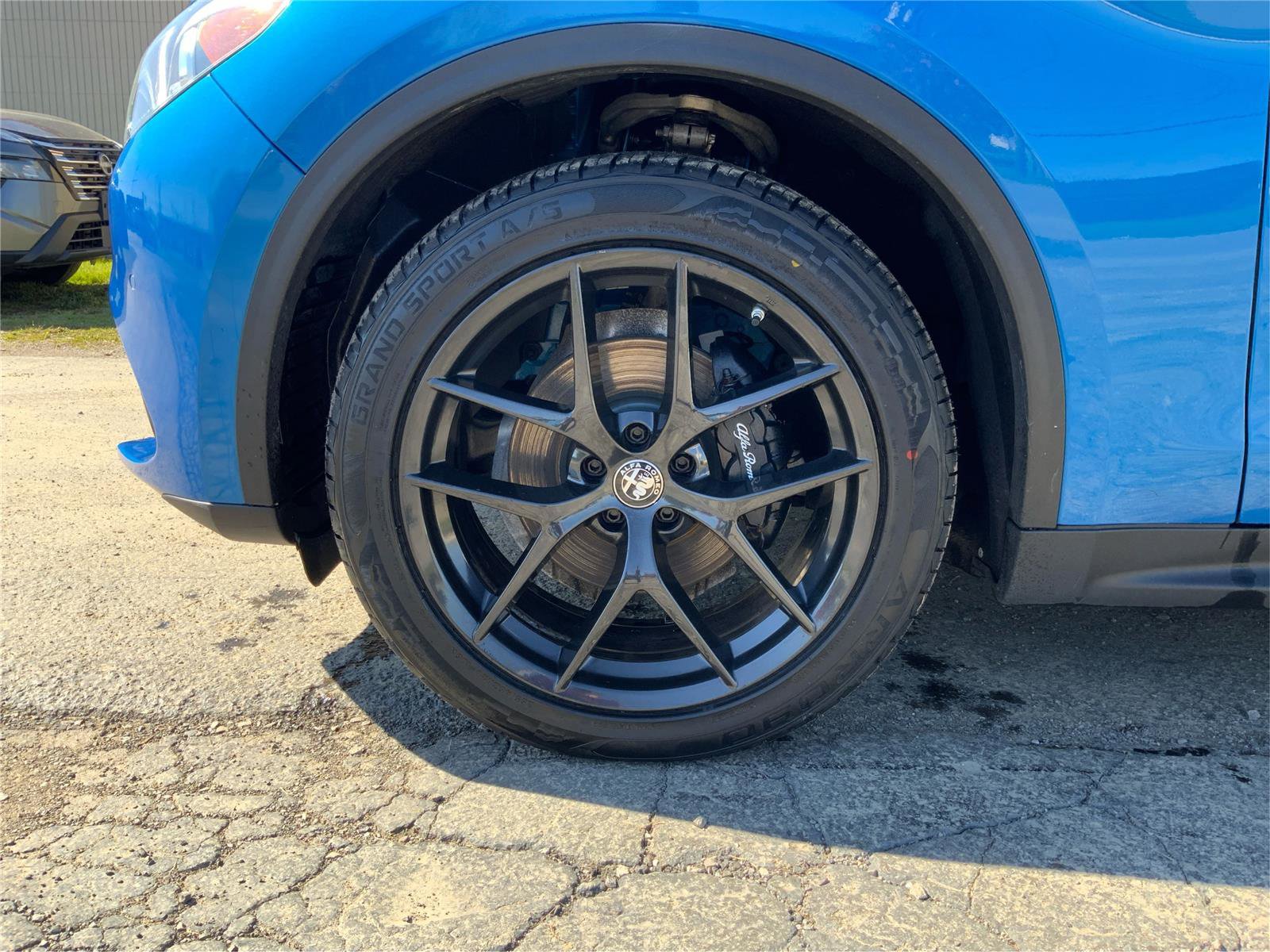 Used 2019 Alfa Romeo Stelvio Ti w/ TI Performance Package AWD/4WD image 30