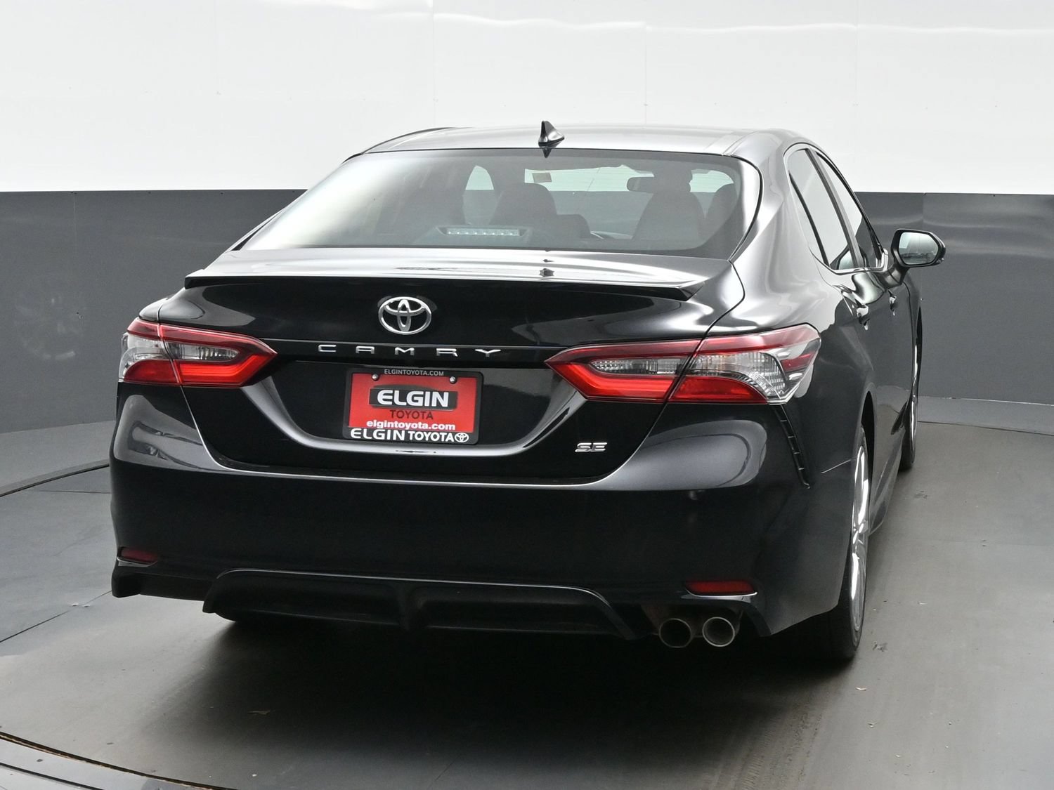 Used 2024 Toyota Camry SE FWD image 5
