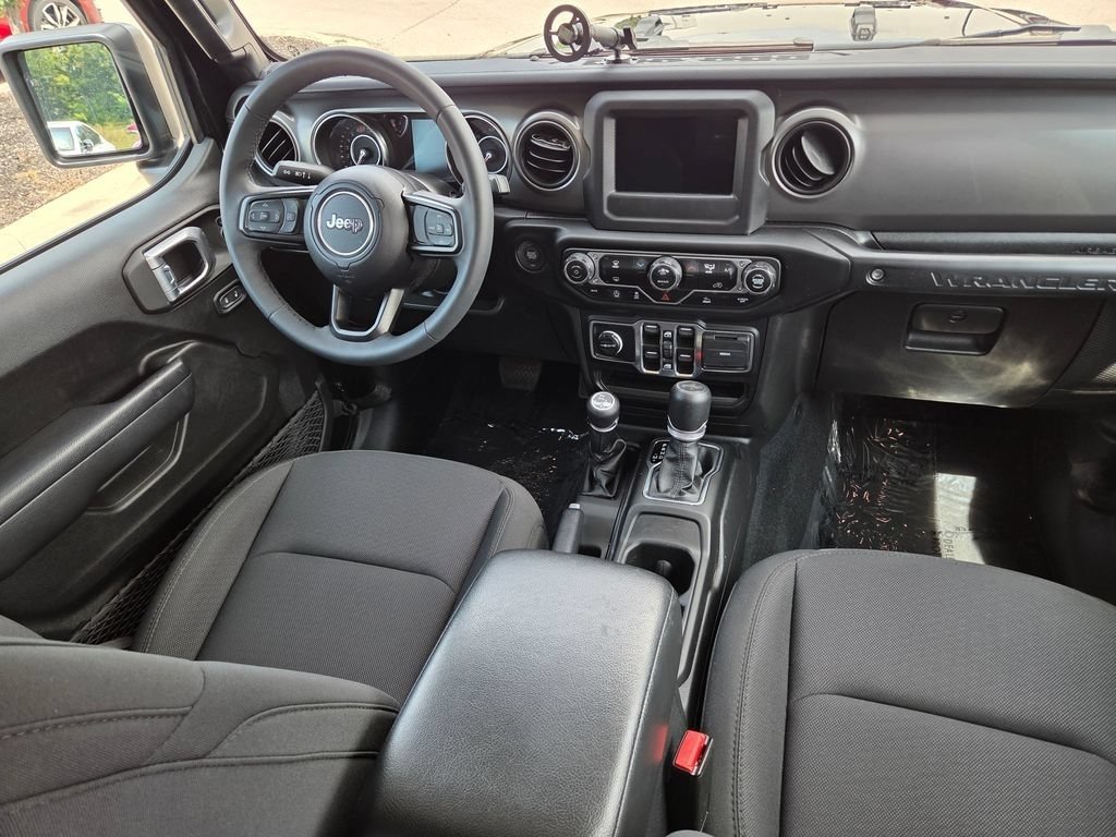 Used 2023 Jeep Wrangler Unlimited Sport AWD/4WD image 33