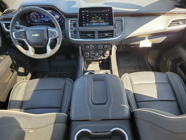 Used 2024 Chevrolet Suburban Premier w/ Premium Package image 21