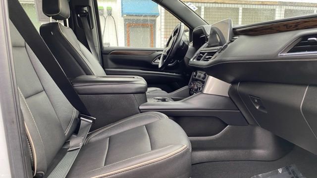 Used 2022 Chevrolet Tahoe Premier w/ Premium Package image 19