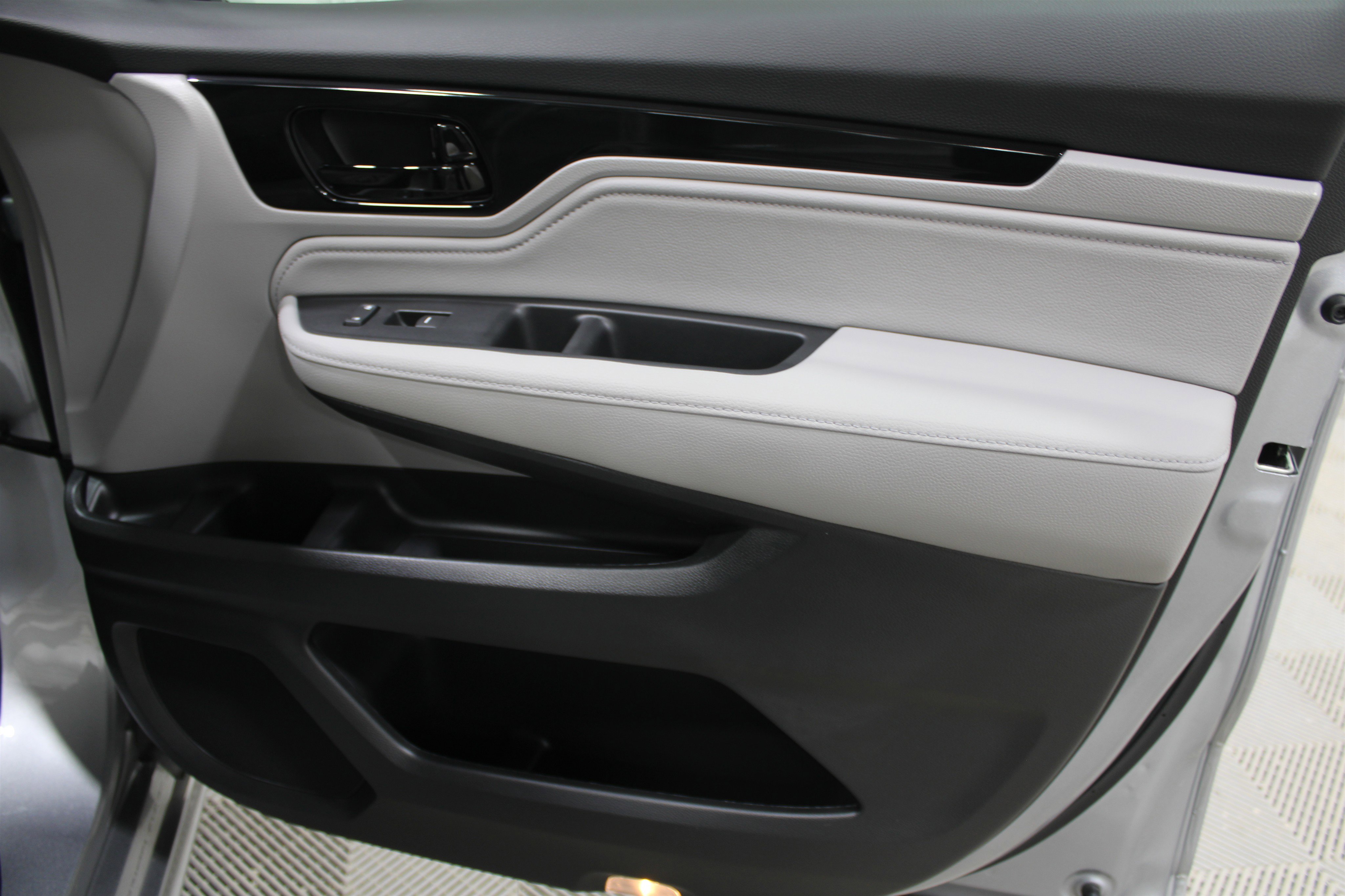 Used 2024 Honda Odyssey Elite image 27