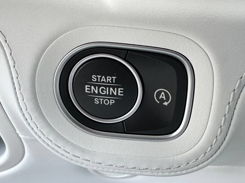 Used 2025 Mercedes-Benz Maybach GLS 600 4MATIC image 26