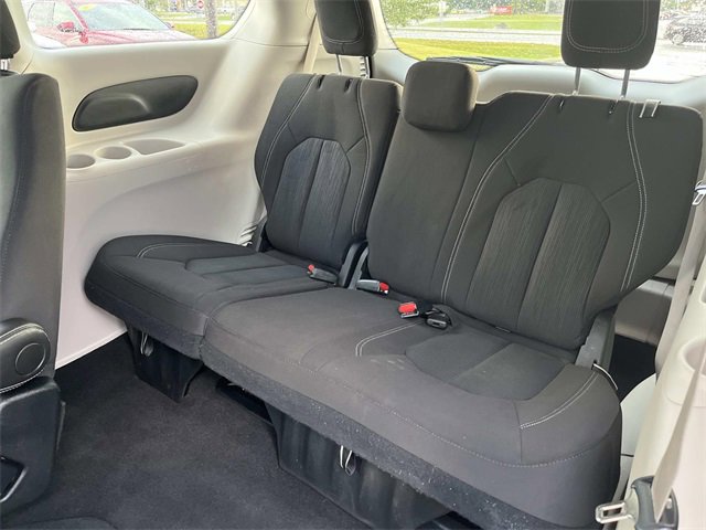 Used 2024 Chrysler Voyager LX image 18