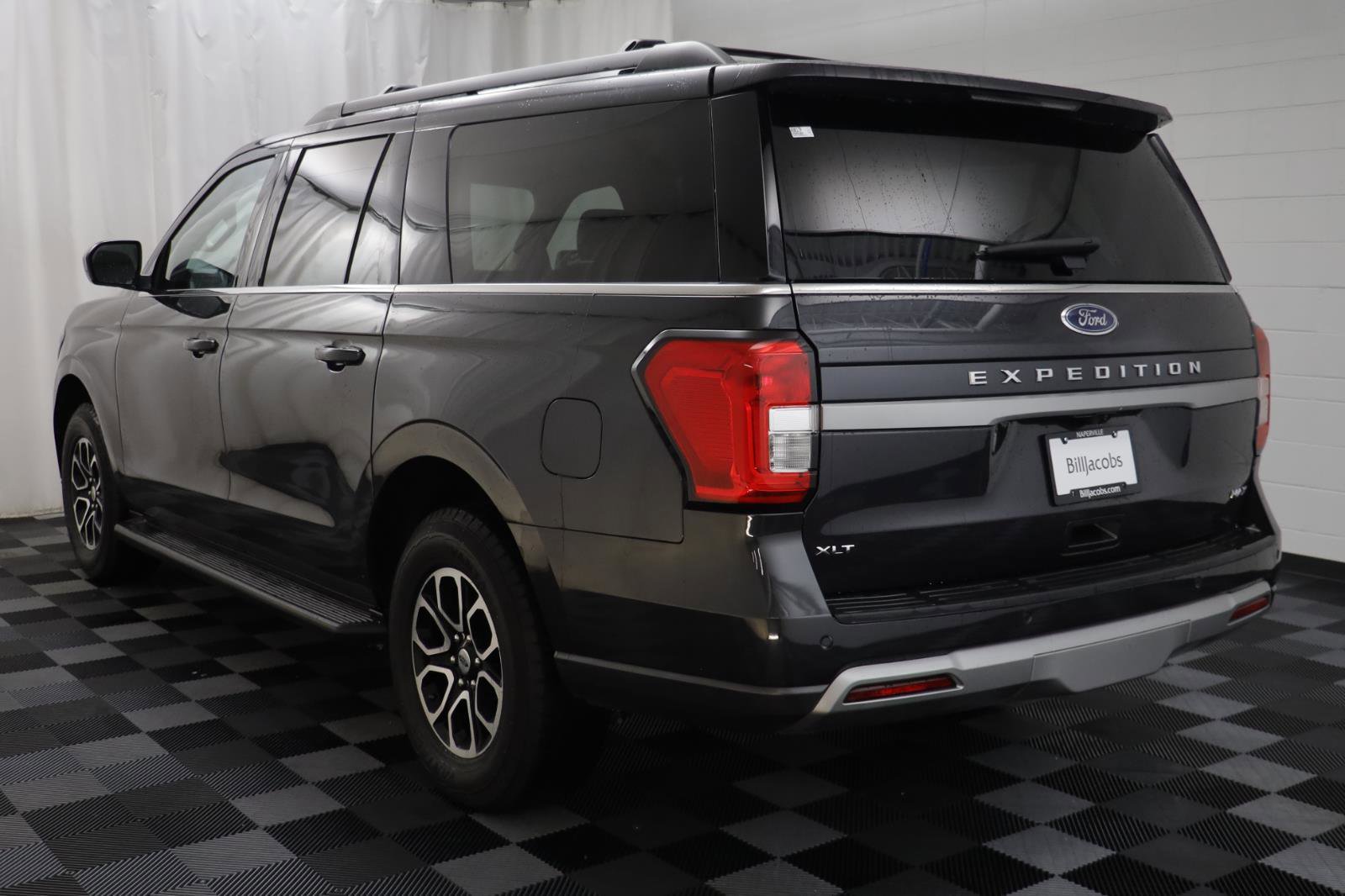 Used 2024 Ford Expedition Max XLT image 16