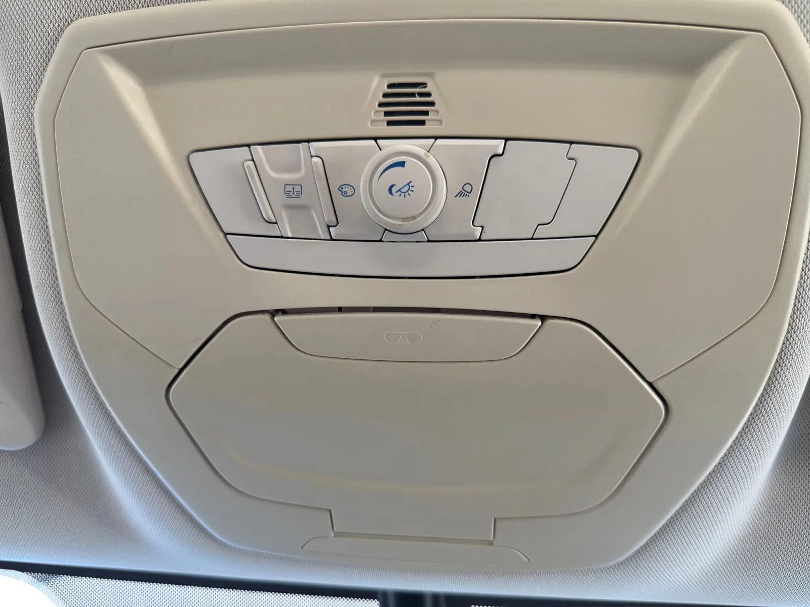 Used 2013 Ford C-MAX SEL FWD image 40