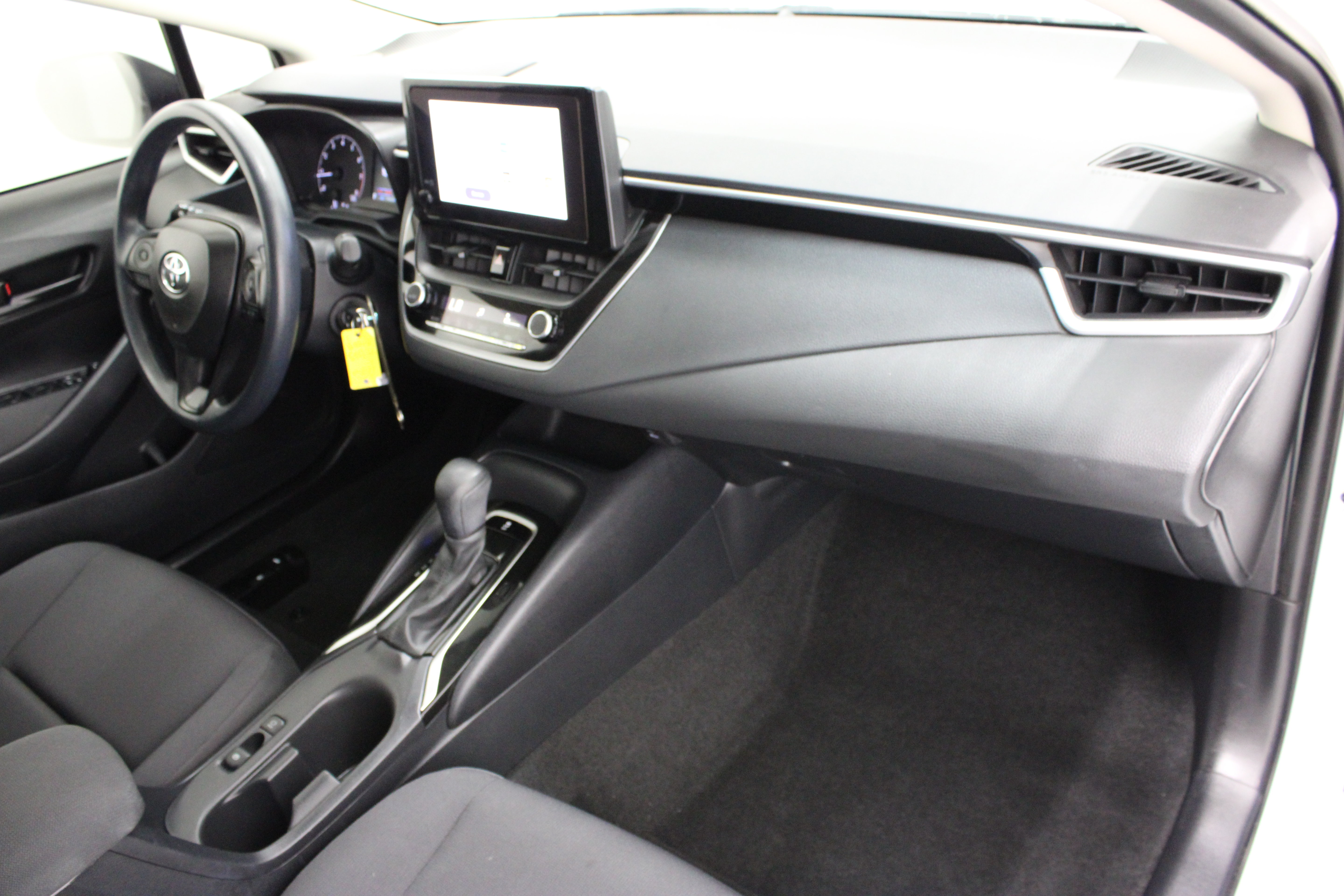 Used 2023 Toyota Corolla LE FWD image 32