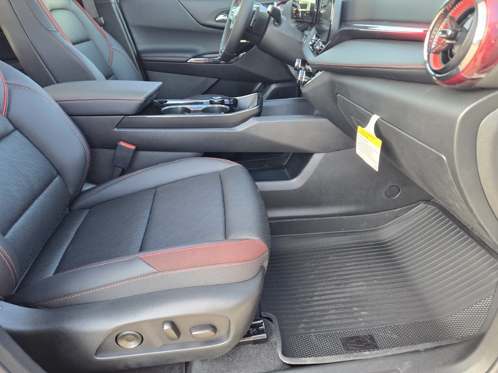 New 2027 Chevrolet Equinox RS w/ Convenience Package III FWD image 6