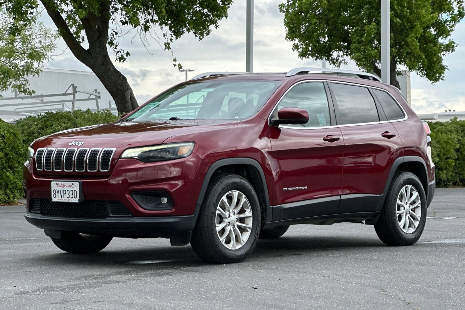 Used 2019 Jeep Cherokee Latitude w/ Cold Weather Group image 8