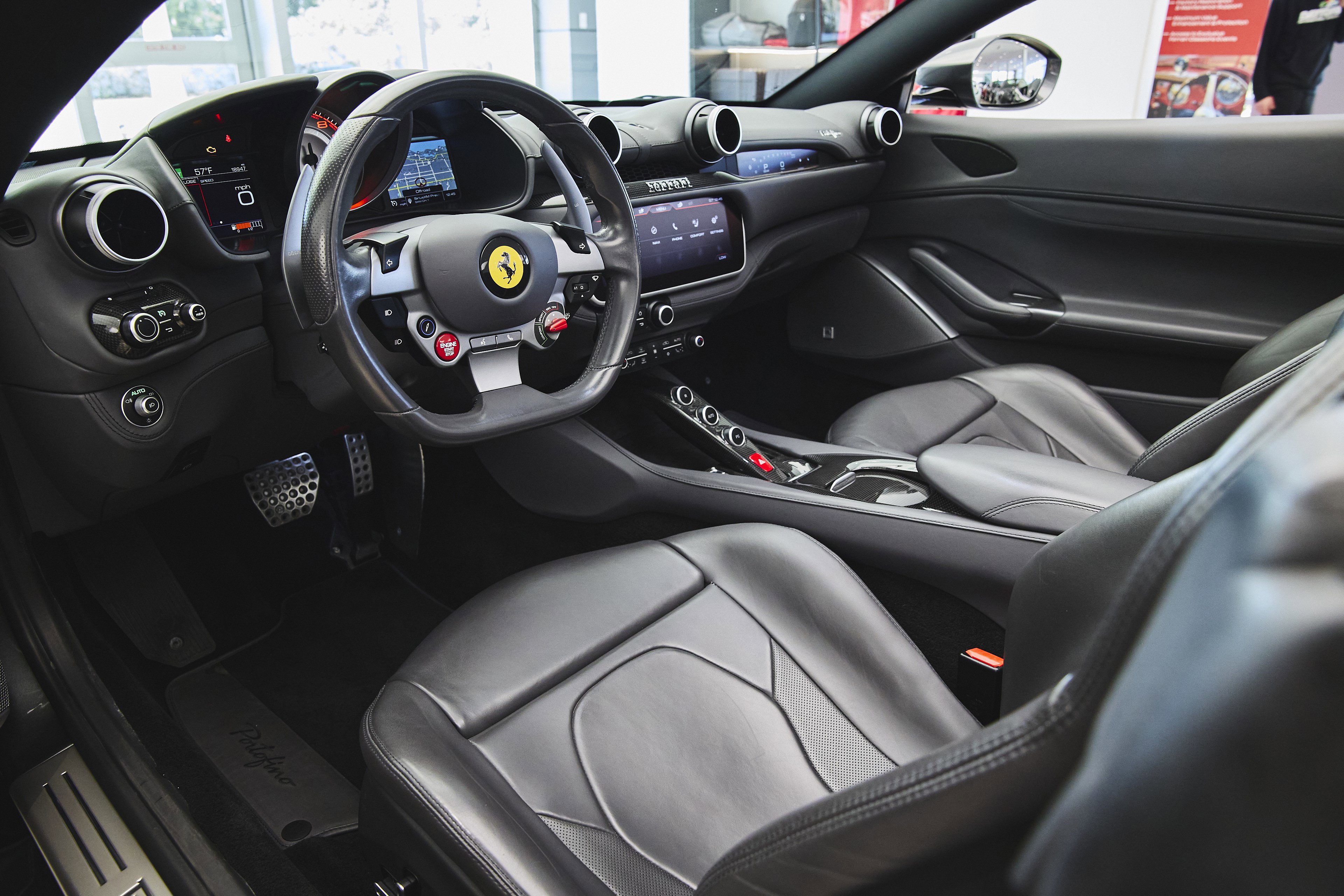 Used 2019 Ferrari Portofino RWD image 9