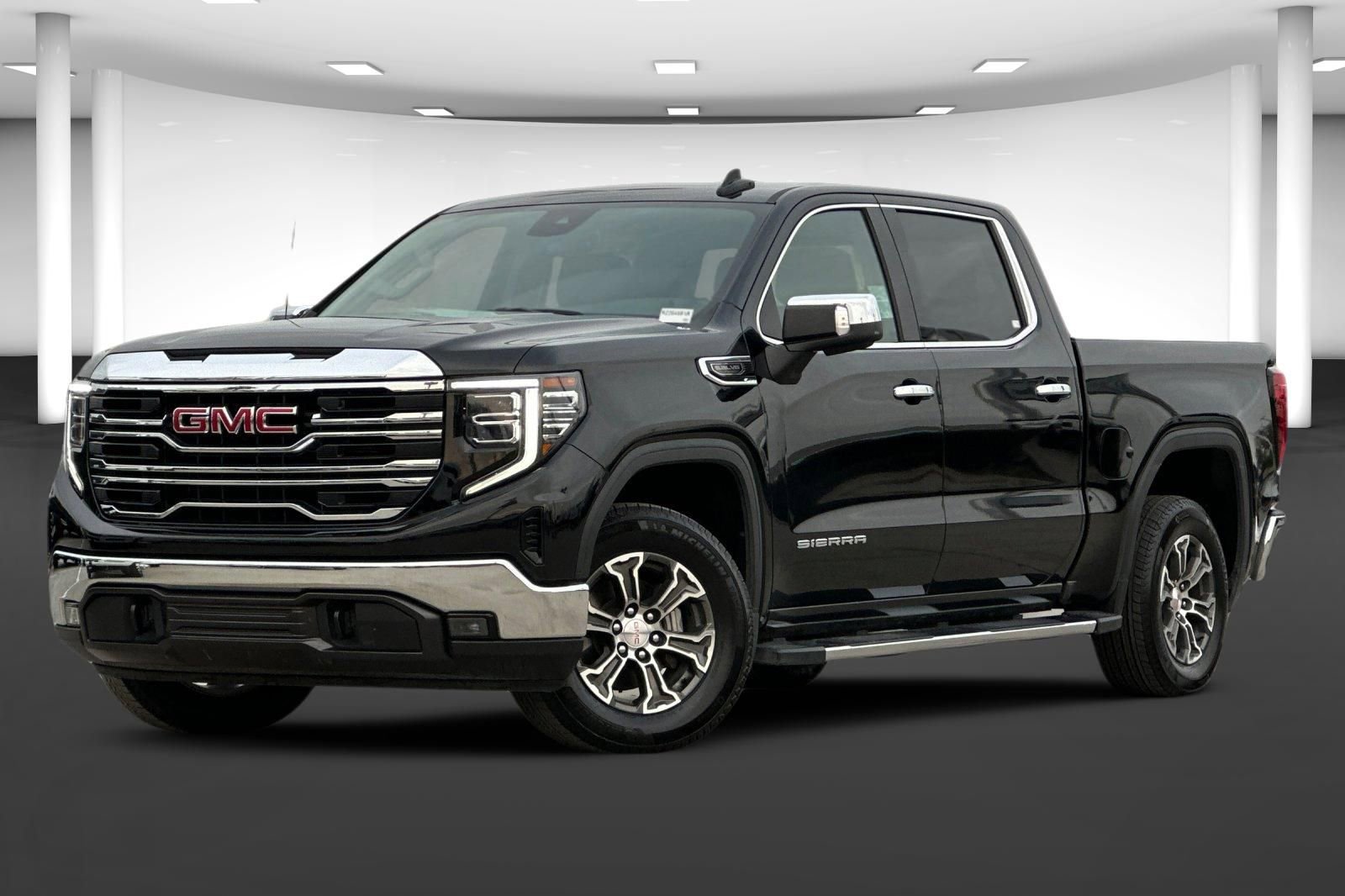 Used 2024 GMC Sierra 1500 SLT image 2