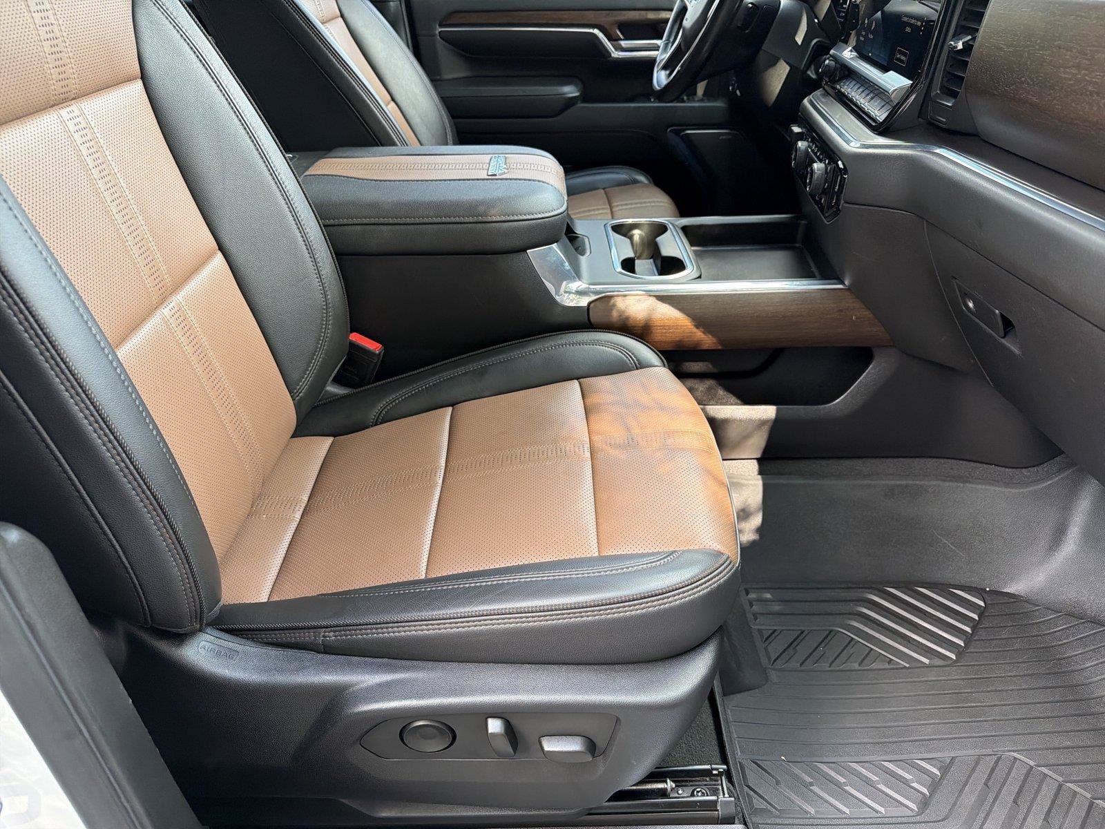 Certified 2024 Chevrolet Silverado 2500 High Country w/ LPO, Dark Essentials Package AWD/4WD image 11