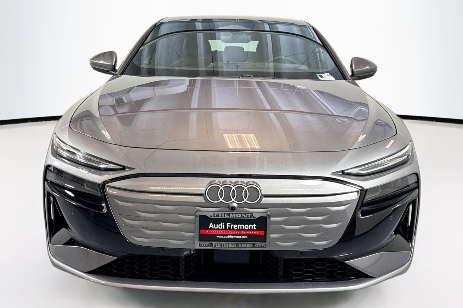Used 2025 Audi A6 e-tron Premium w/ Convenience Package image 2
