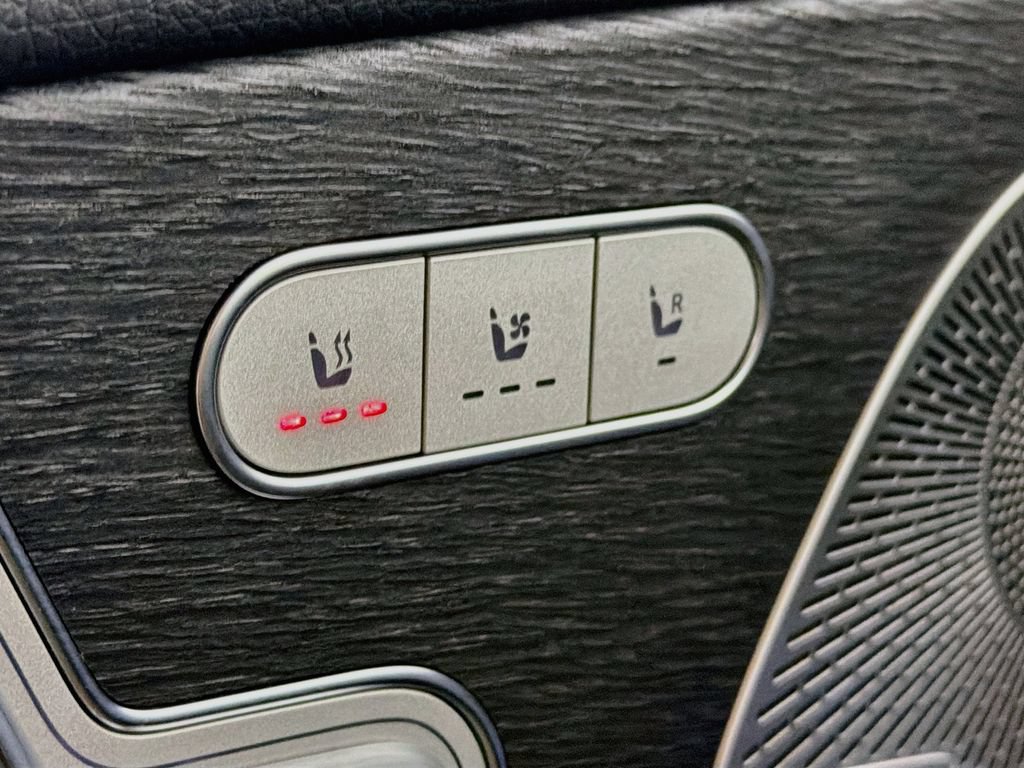 Used 2025 Mercedes-Benz GLS 580 4MATIC image 21
