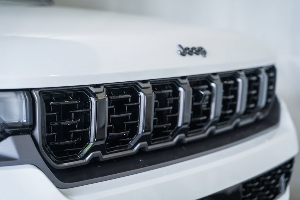 New 2026 Jeep Grand Cherokee L Limited AWD/4WD image 11