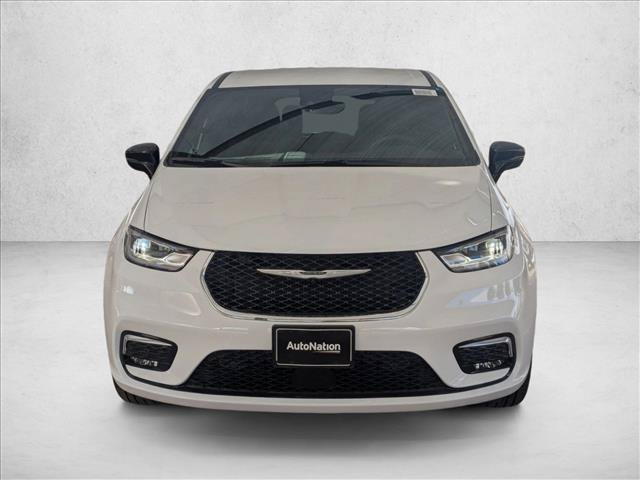 New 2026 Chrysler Pacifica Select AWD/4WD image 6