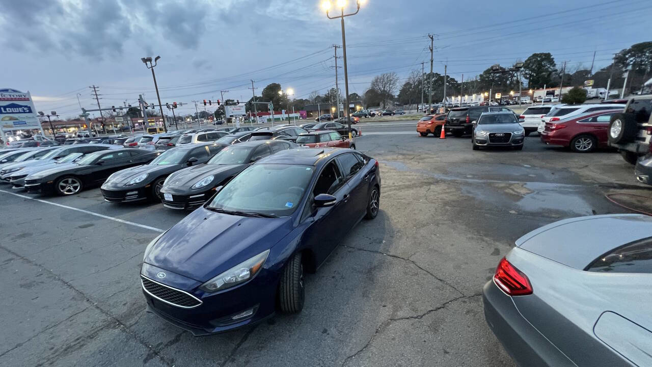 Used 2017 Ford Focus SEL image 15