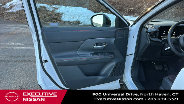 New 2026 Nissan Kicks SR w/ Cold Weather Package AWD/4WD image 8