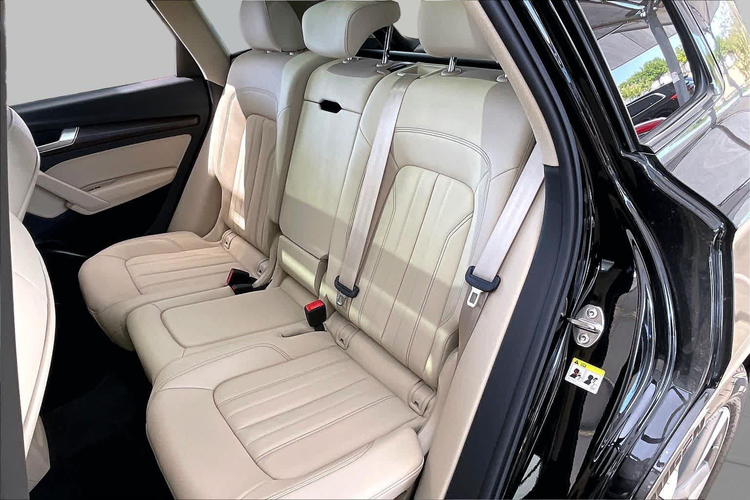 Used 2025 Audi Q5 2.0T Premium w/ Convenience Plus Package AWD/4WD image 21