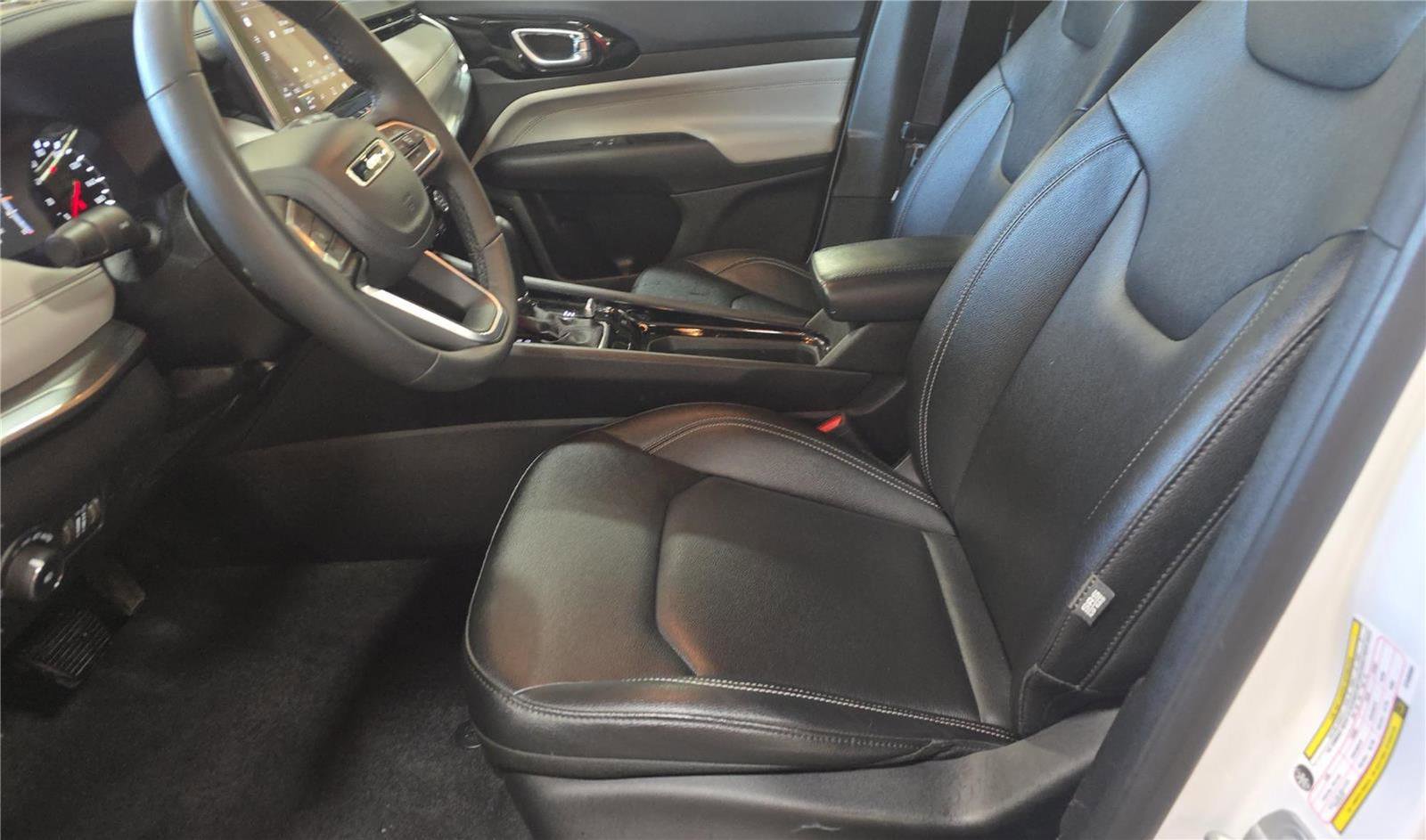 Used 2025 Jeep Compass Limited AWD/4WD image 9