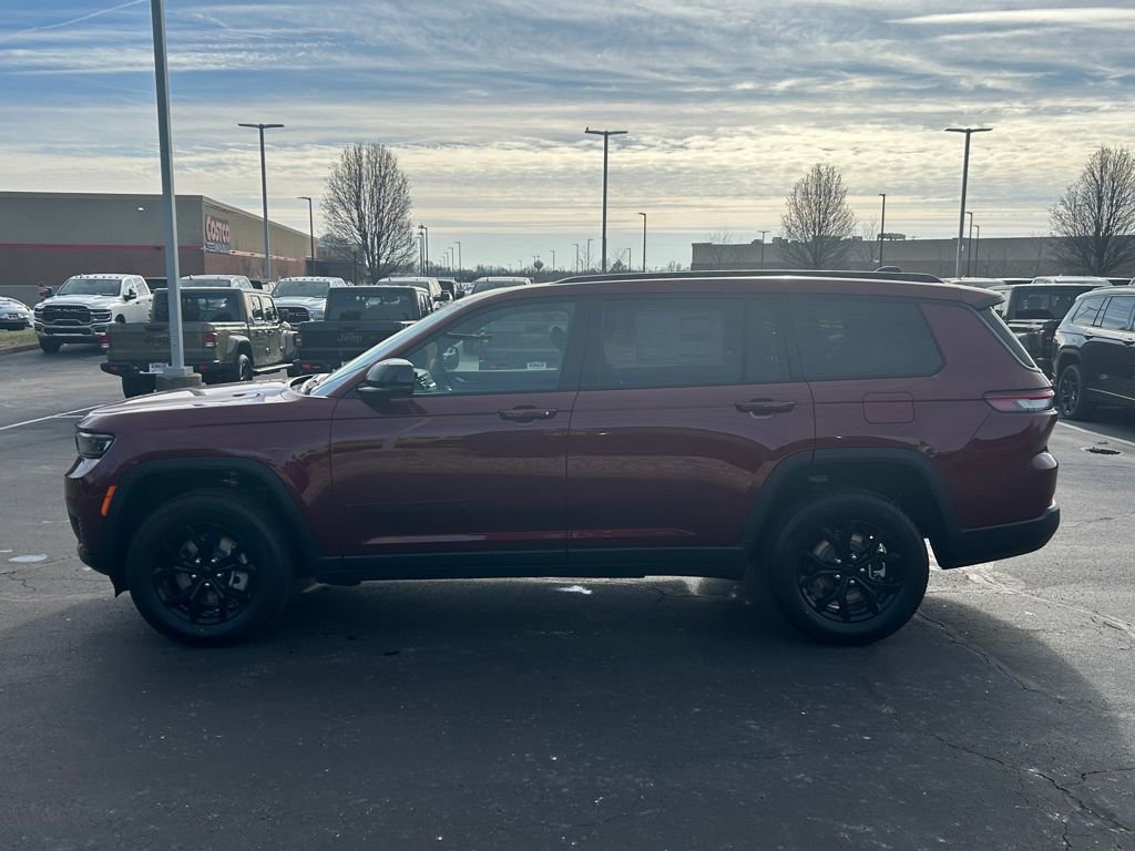 New 2025 Jeep Grand Cherokee L Altitude image 4